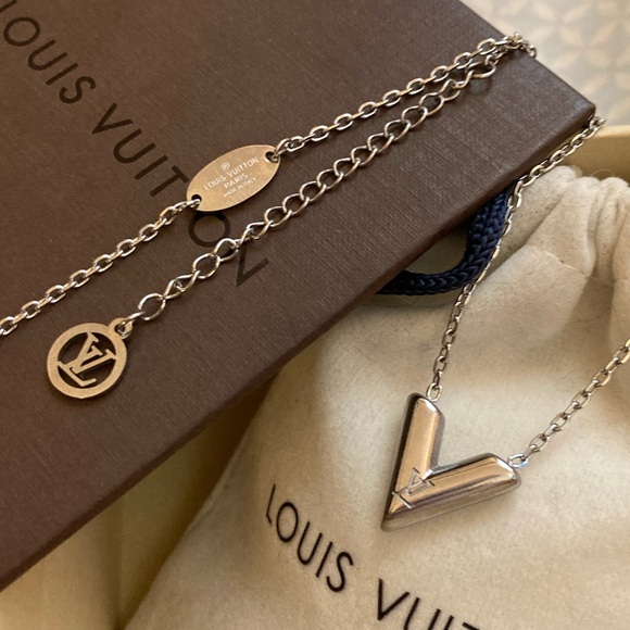 LAST CALL! ! Authentic Louis Vuitton V-Shaped Silver Pendant Necklace - Picture 15 of 17